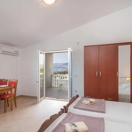 With Parking Space Splitska, Brac - 21974 Apartamento