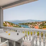 Appartement With Parking Space Splitska, Brac - 21974